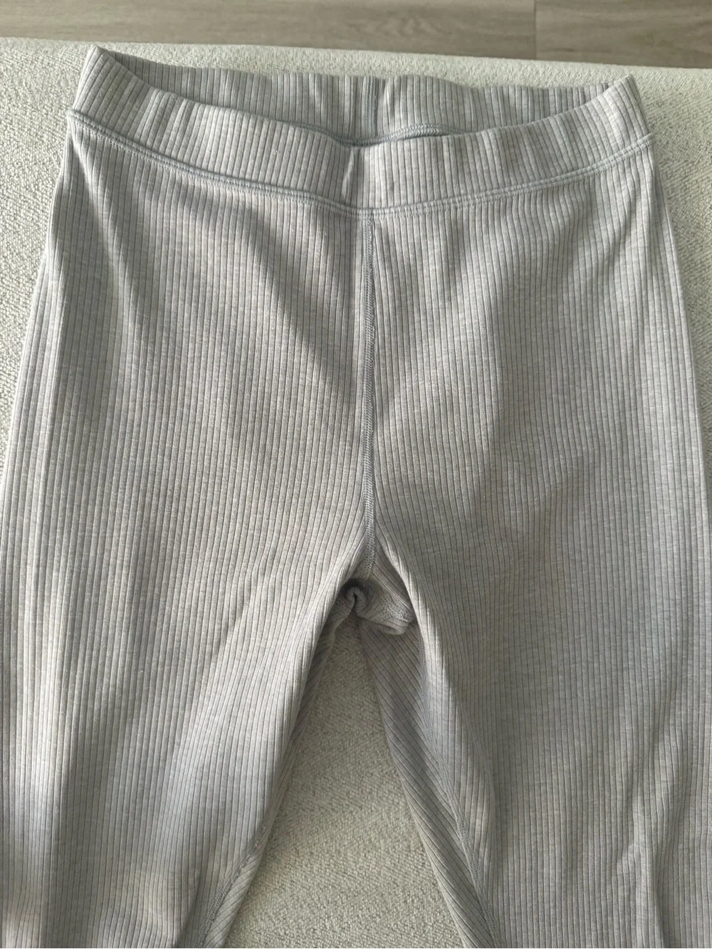 ALO Yoga Ribbed Wide-Leg Leggings in Light Grey
